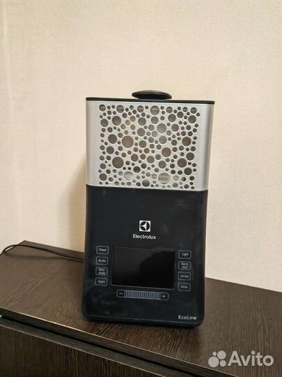 Увлажнитель Electrolux EHU 3710D