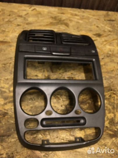 Декоративная накладка торпеды Hyundai Accent G4EC