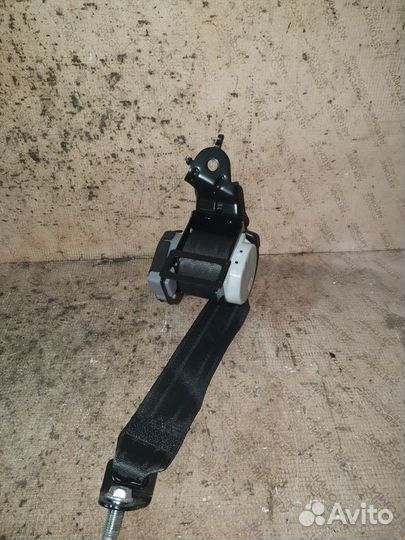 Ремень безопасности задний Mazda 3 BM мазда