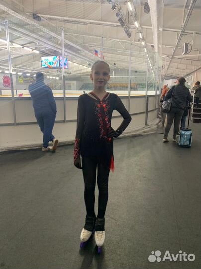 Костюм для фигурного катания 146-152