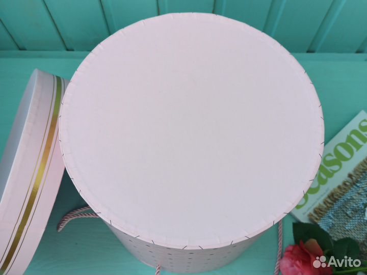 Коробка подарочная круглая для цветов для хранения