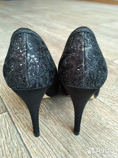 Туфли женские вечерние нарядные кружевные