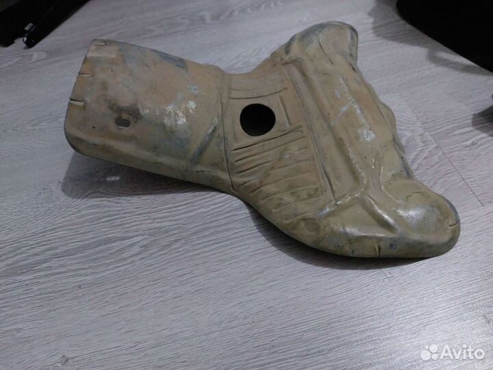 Экран тепловой (на выпускной коллектор) Мазда 3,фо