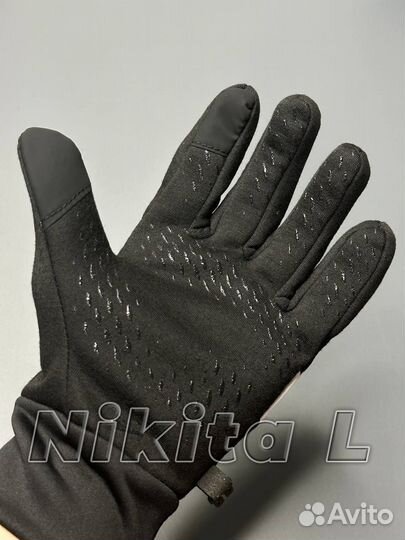 Перчатки и снуд Nike