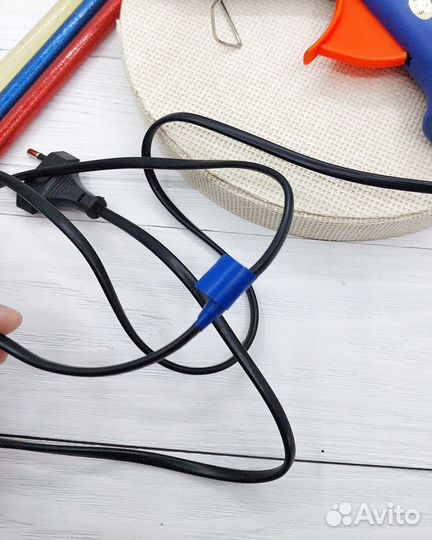 Клеевой пистолет + стержни диаметр 11 мм комплект