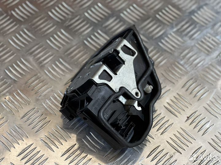 Замок двери передний левый BMW X5 E70 E60 Е90
