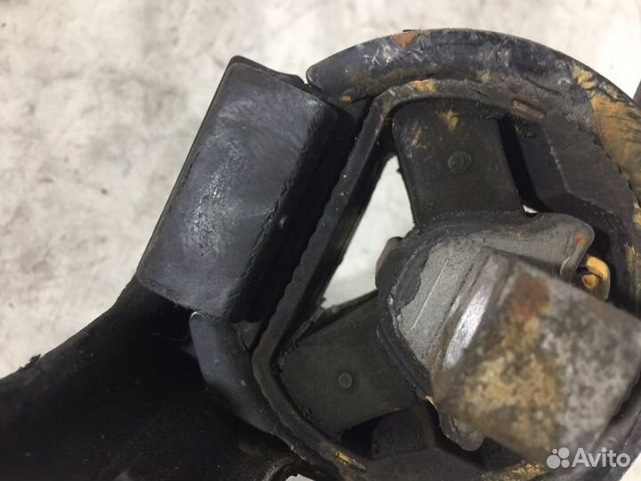 Подушка кпп левая Skoda Rapid 1 До Рестайл