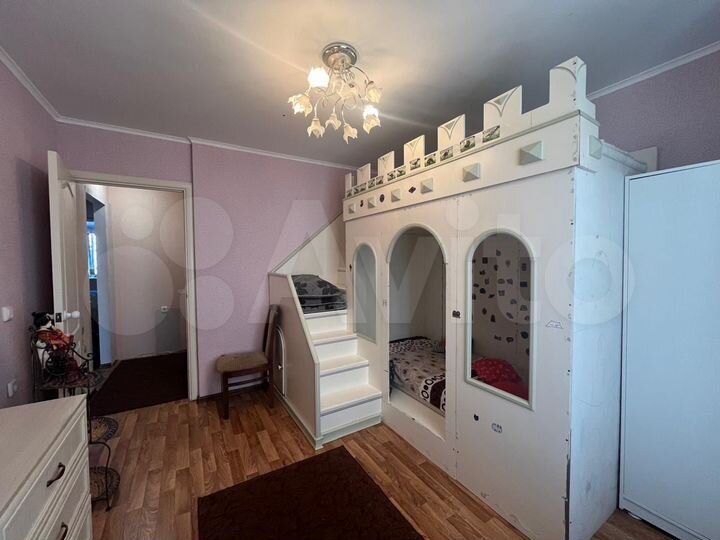 3-к. квартира, 84 м², 1/16 эт.