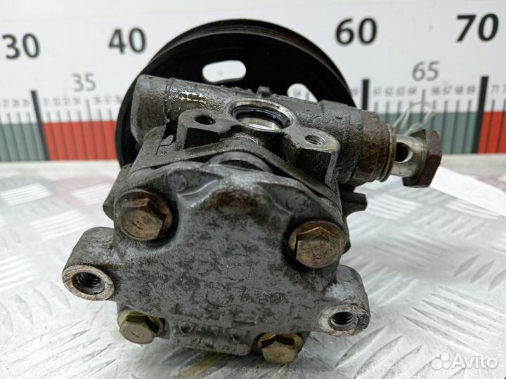 Насос гидроусилителя руля Volkswagen Bora 2001