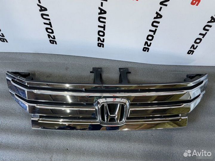 Решетка радиатора Honda Stepwgn RK1 RK5 RK2 2.0 L