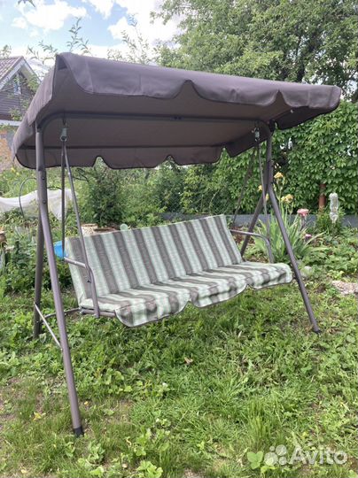 Садовые качели новые