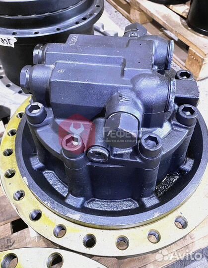 Мотор хода Hitachi ZX350LCH 9231673