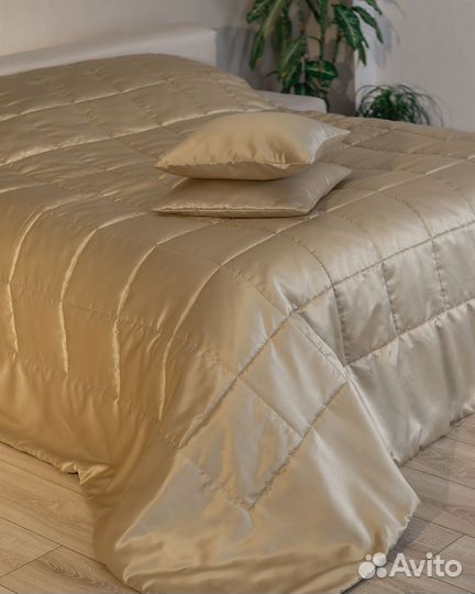 Покрывало адора английское золото на кровать