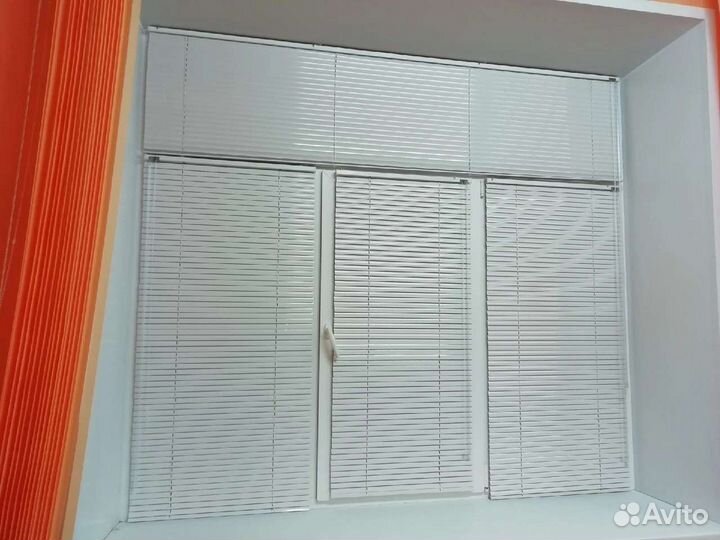 Жалюзи горизонтальные белые