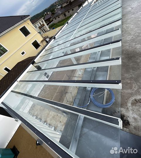 Стеклянные козырьки