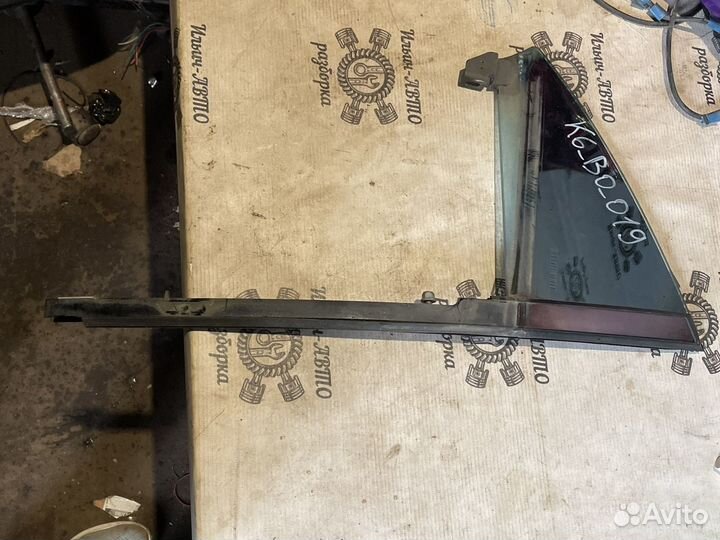 Форточка правая Mercedes-Benz CLS