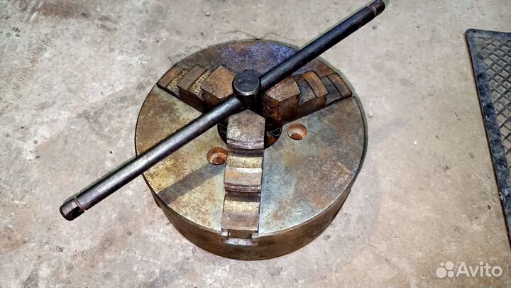 Токарный патрон 190-200