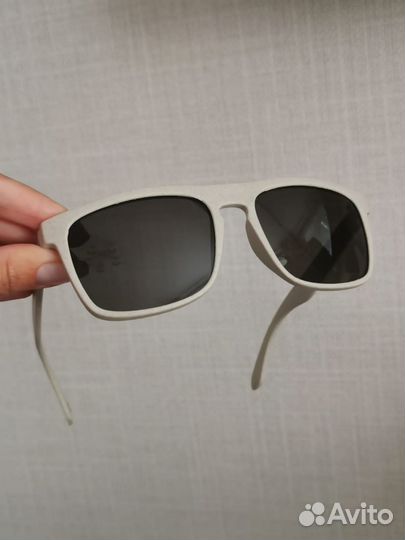 Очки солнцезащитные