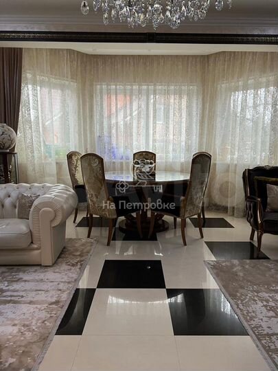 Коттедж 510 м² на участке 15,5 сот.