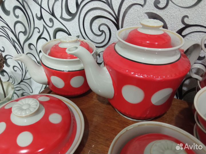 Чайный сервиз на 12 персон