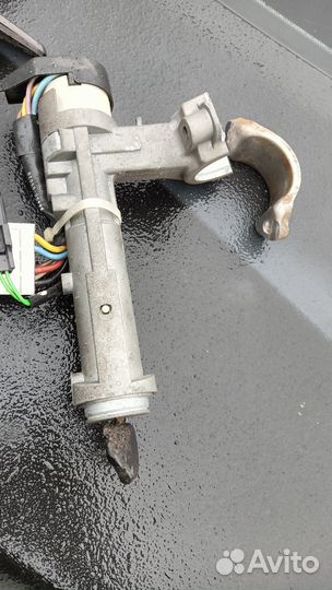 Замок зажигания Toyota Carina-E 1996