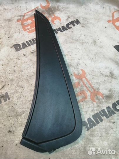 Накладка центральной стойки задняя левая Datsun