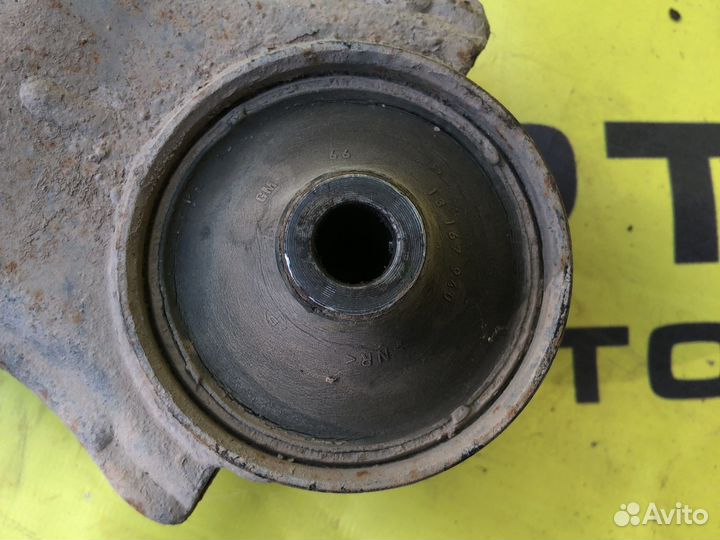 Передний левый рычаг Opel Corsa D