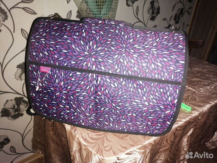 Новая переноска, брали для кота. Кот не вошёл