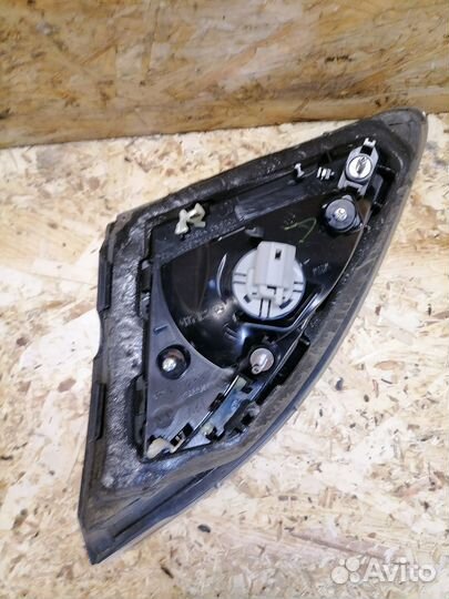 Фонарь в крышку багажника Mazda 6 GH седан дефект