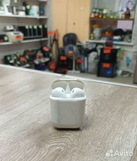 Наушники AirPods