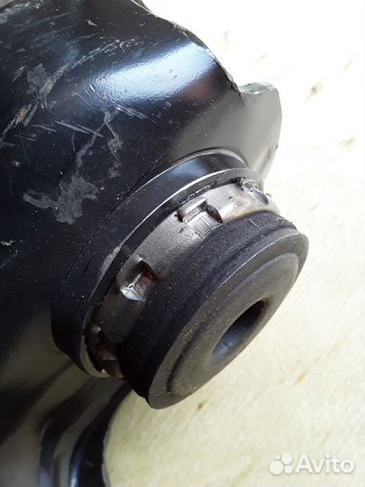 Продам нижний (левый) рычаг Lincoln Town Car