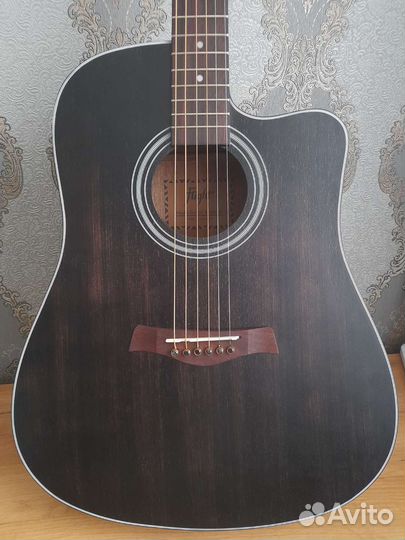 Акустическая гитара