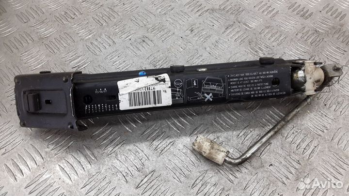 Домкрат на BMW 5 E39