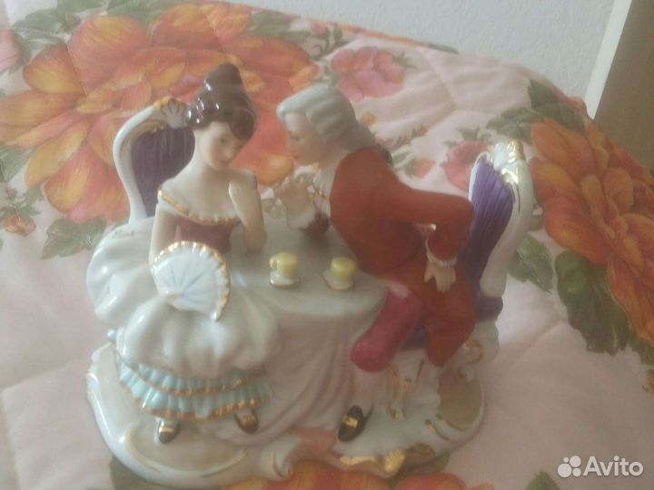 Винтаж,Фарфоровые статуэтки