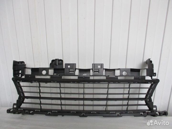 Решетка бампера нижняя Renault Logan 2 с 14-18г