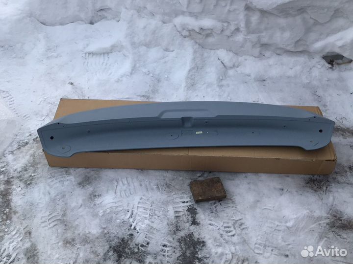 Спойлер Toyota Land Cruiser 200