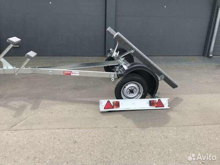 Прицеп легковой, для водной техники