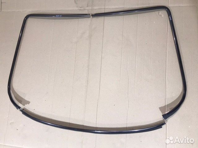 Молдинг стекла задний Mercedes-Benz E55 Amg W210