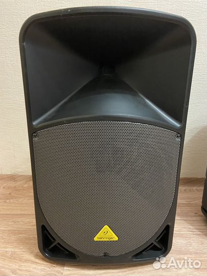 Активные колонки behringer euroline B115d 2шт