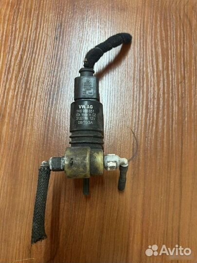 Насос омывателя Volkswagen Passat B6