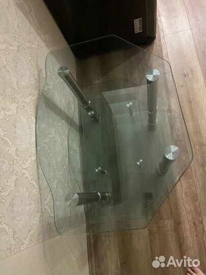 Столик для телевизора