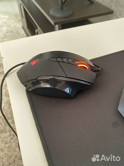 Игровая клавиатура и мышь