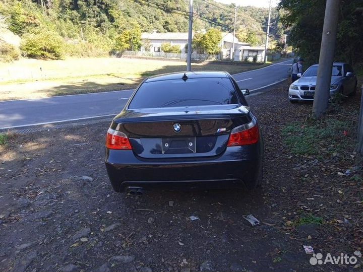 Кулак задний задний левый Bmw 5 E60 N52B30 AF 2005