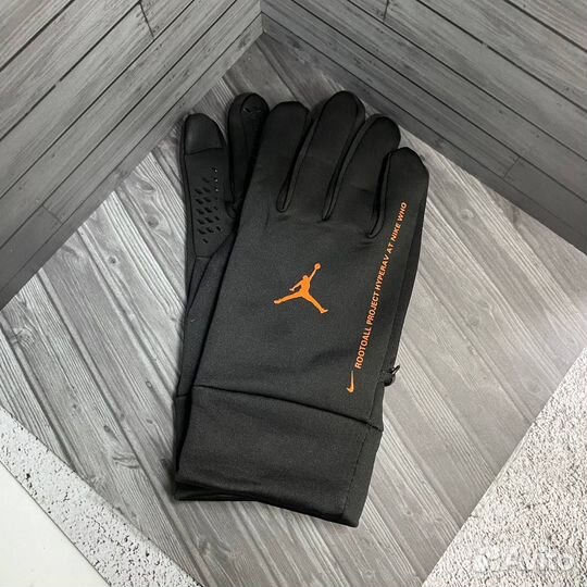 Перчатки Nike