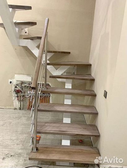 Отделка межэтажных лестниц с поворотом