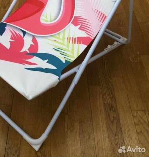 Шезлонг пляжный