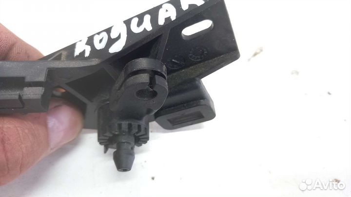 Кронштейн ручки капота Skoda Octavia A8