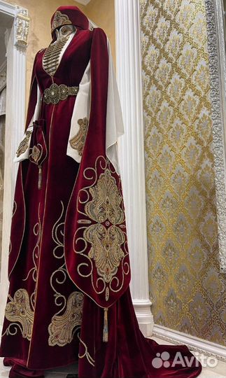 Национальное свадебное платье