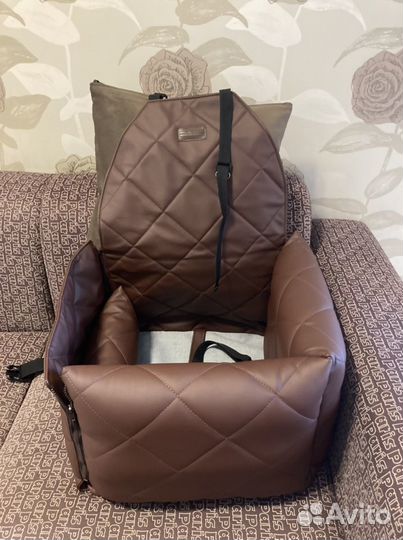 Автомобильное кресло для вашего питомца новое