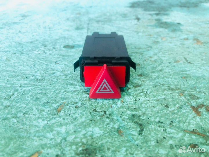Кнопка аварийной сигнализации Audi A6 4B/C5 1998